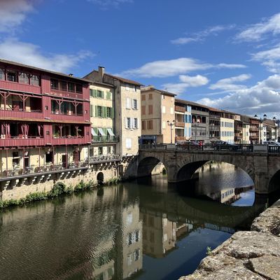 Castres et ses maisons colorées
