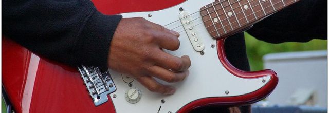 Guitare (1) - Fender Stratocaster