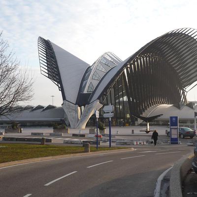 une imitation de l'aéroport Saint Exupéry de Lyon, vers Da Nang