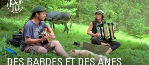 Musiciens nomades, Jane et Etienne voyagent avec leur ânes dans les Alpes italiennes