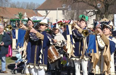 Les lanceurs de drapeaux italiens....
