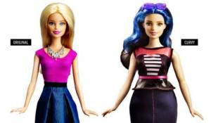 LA POUPEE BARBIE PREND DES FORMES