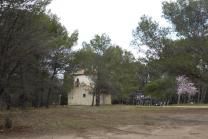  Montady, la chapelle Bon Secours, la tour médiévale et l'étang.