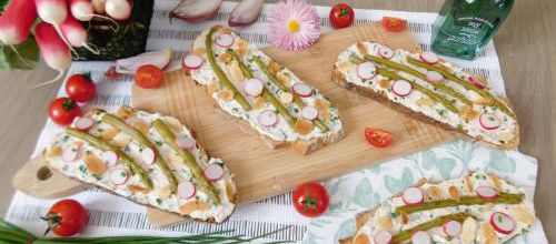 Tartine gourmande aux asperges