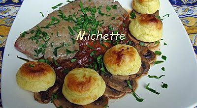 Foie de veau au Madère et Marc de Provence, pommes duchesses, champignons