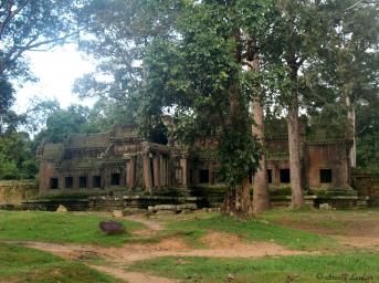 Entrée dans Angkor Wat par la porte Est