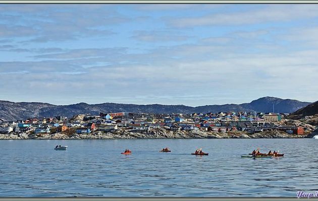 Des (jeunes) courageux partent d'Ilulissat en kayak afin de voir ce que nous avons fait en bateau à moteur ... - Baie de Disko - Groenland
