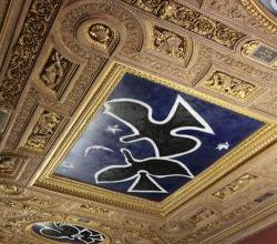 Des oiseaux au plafond