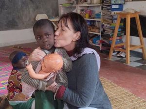 Chers amis, une semaine s’est écoulée depuis notre arrivée à Kigali et quelle semaine! Entre le choc de la guerre puis la paix puis la réalité du terrain, ce début de mission a été intense! 