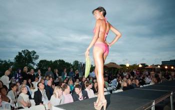 mode fashion pool podium