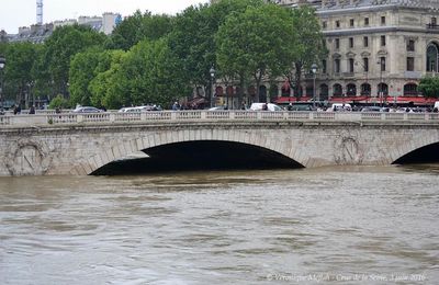 Paris : la Seine poursuit sa lente décrue