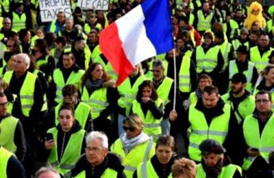 Les Gilets Jaunes face à l'Etat policier, montrent le chemin. La France refait société, contre Macron 
