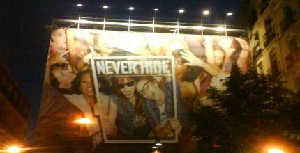 Affichage géant pour Ray-Ban