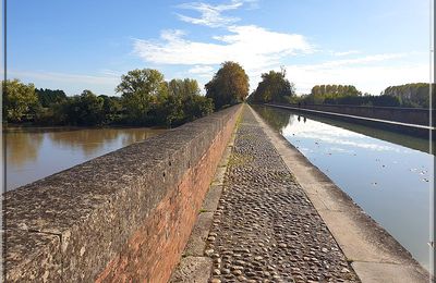 1054 -  Le Pont-canal du Cacor à Moissac, dans le Tarn-et-Garonne (82)
