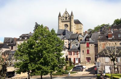 TERRASSON-LAVILLEDIEU (Dordogne - 24)