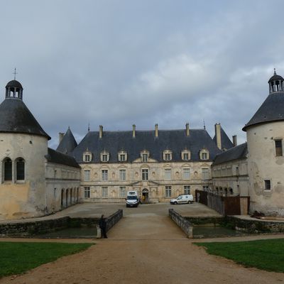 CHATEAU DE BUSSY RABUTIN - LES APPARTEMENTS ET SON PROPRIETAIRE