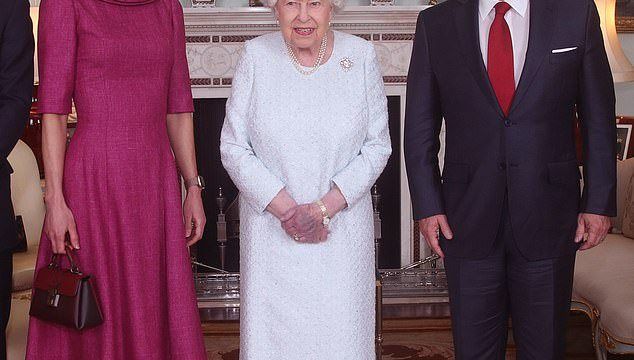 La reine Reçoit