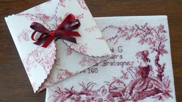 Courrier brodé pour un anniversaire