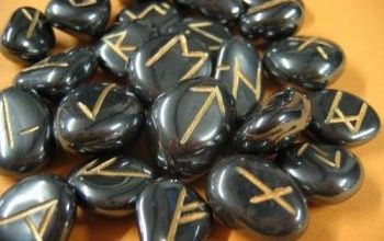 Les trois alphabets runiques