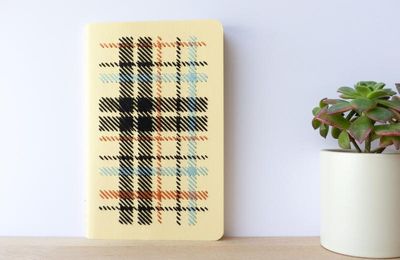 Le carnet de notes Moleskine brodé de carreaux écossais-Moleskine notebook tartan embroidered