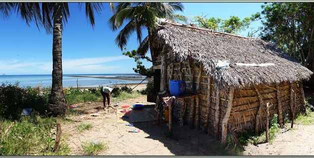 La randonnée de la traversée de Nosy Mitsio se termine dans un autre village - Madagascar 