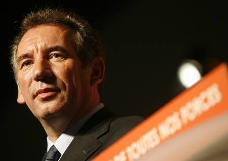 Le renard sort de son trou !
