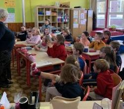 Des conteuses à l'école...