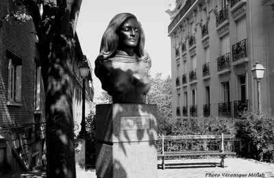Montmartre : La place Dalida