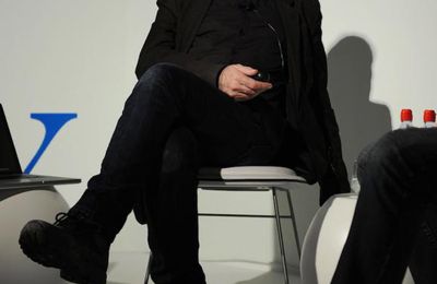 VITO ACCONCI, NOUS T'AVONS DEMANDÉ DE CONSTRUIRE