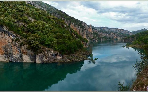 Randonnée au Congost de Mont-Rebei : entrée de la gorge avec de splendides reflets aquatiques - Aragon/Catalogne - Espagne