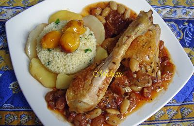 Tajine de poulet aux mirabelles, pommes, pêche et fruits secs