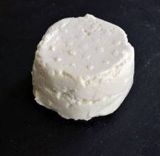 *Dattes : Salade d'oignons doux et de dattes au chèvre frais*