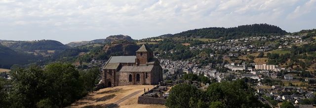 Bredons : l'église