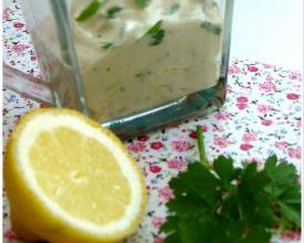 VINAIGRETTE AU YAOURT 0% ET PERSIL