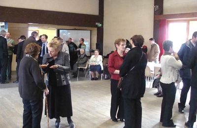 La remise de la médaille d'argent à Michel Martin...
