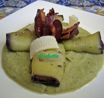 Purée de pois cassés, aubergine, schips de magret, parmesan