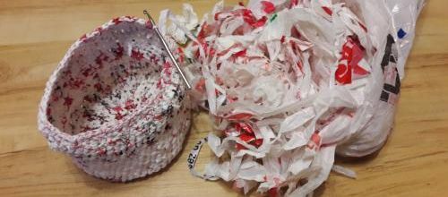 Crochetage de plastique en cours