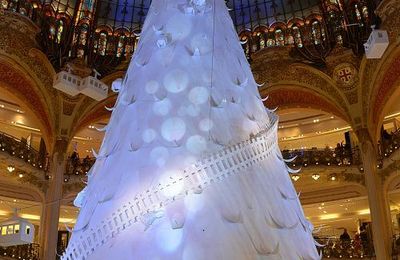 Un sapin en papier pour un Noël extra polaire ! 