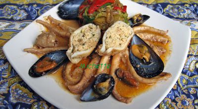 Poulpe farci, tagliatelles de légumes d'été, moules, jus parfumé