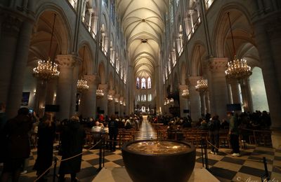 Cathédrale Notre Dame de Paris : vaisseau central de la nef et le coeur