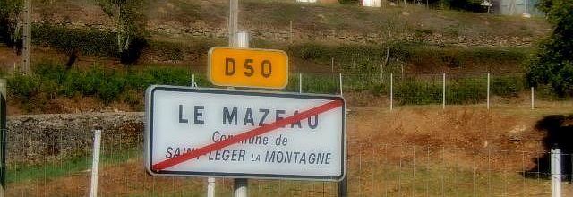 Saint-Léger-la-Montagne ''87 '' Le petit village "le Mazeau" riche en vieilles pierres