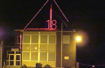 La caserne de pompiers s'illumine aussi...