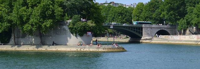 L'île saint-Louis : Le square Barye - Paris 4e