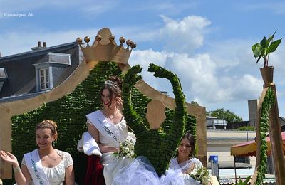 Rambouillet : Fête du Muguet : défilé (1)