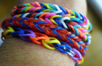 La folie des looms, bracelets en élastiques...