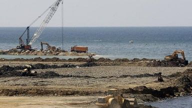 Et la mer devient la poubelle officielle ... 