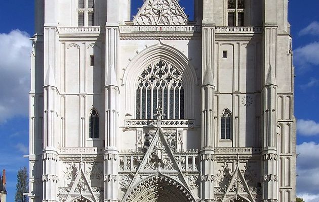 LA CATHEDRALE DE NANTES ( Saint- Pierre & Saint Paul )
