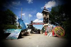   DIVISER LA ZAD ?...  CRIMINELS !  L' EXPERIENCE ZADISTE : UN CHEMIN POUR  SORTIR DE NOTRE INHUMANITÉ