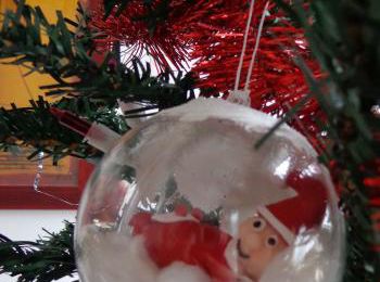 Boule de noël lutin sur ses nuages =)