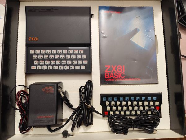 Le coffret "L"initiateur" acheté 590 Francs à la Fnac de Mulhouse en 1983